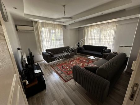 Satılık Cuma Pazarı Yakını Çift Balkonlu 2+1 Daire