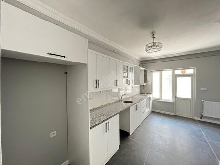 Amazon'dan Karamanlıda Erkek İmam Hatip Lisesi Yanı Lüks 4+1!!!