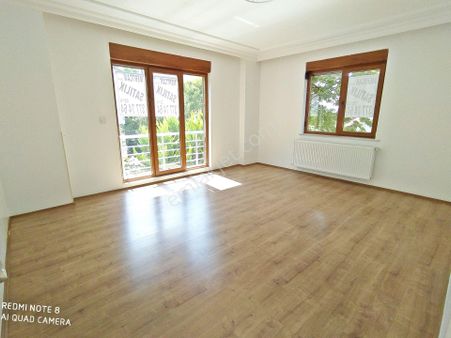 Yakacık Meydana Yürüme Kredi Limitsiz 3+1 İskanlı - Ankastreli