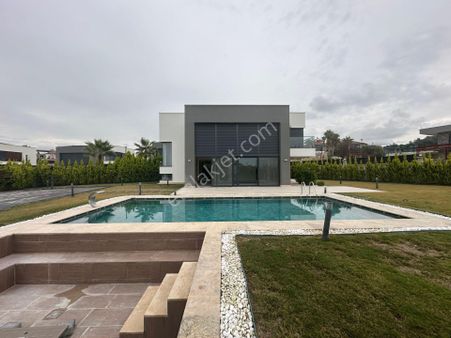 Kuşadası Karaova 1000 M2 Arsa Müstakil Parsel