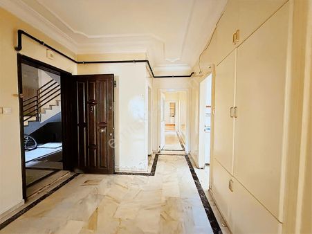 Ayalp'ten Emek 'te Yeni Valilik Karşısı Arakat Kiralık 4+1