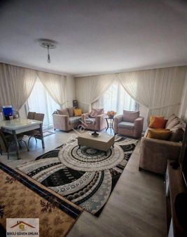 Dikili Güven Emlaktan Salimbey Mahallesinde 2+1 85 M2 Ful Eşyalı Kiralık Daire