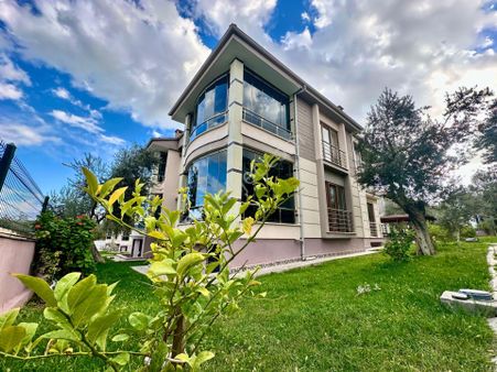 ꧁ay Emlaktan꧂gürede Deniz Tarafında Ayrı Mutfak Butik Sitede Müstakil Tadında Satılık 2+1 Lüx Daire