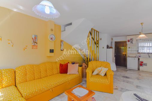 Kuşadası Davutlar'da Satılık 4+1 Yazlık Villa