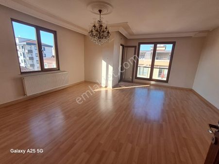 Oryaştan Ataşehir İnönü Kainat Caddesinde 90m2 2+1 Arakat Daire