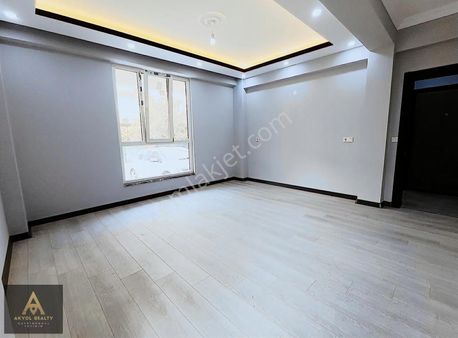 Dumlupınar'da 3+1 Giriş Ferah Daire