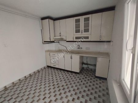 Fvr'den İhsaniye Mezarlık Bölgesinde 2+1 Kiralık Daire