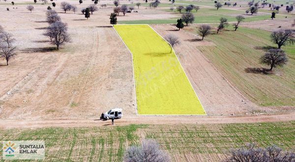 Resmi Yolu Mevcut 2940 M2 Su Hattı Önünde Tek Tapu Tarla