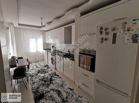 Tanınmış Sitede 3+1 150 M2 Oldukça Geniş Yüzme Havuzlu Daire