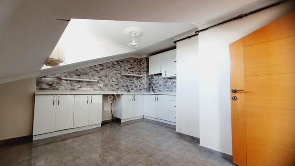 Üsküdar Ferah Mah Çatı Kat Manzara 1+1 Kiralık Daire Enta Emlak