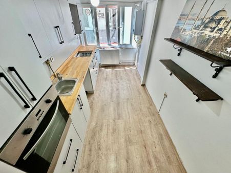 ꧁ay Emlak'tan꧂akçay'da Önü Açık Ayrı Mutfak Denize Sadece 400 Mt Satılık 3+1 Geniş Masrafsız Daire