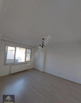 Sarıyer Merkez Mahallesi Sıfır Masrafsız 1+1 Deniz Manzaralı Kiralık Daire