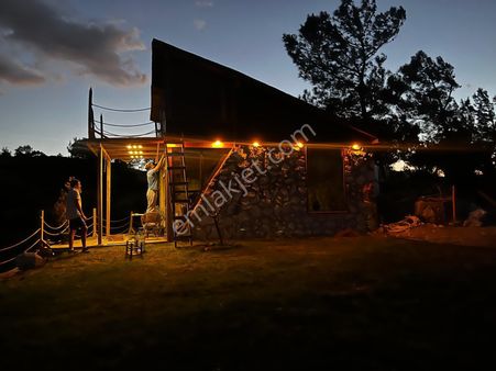 Poyraz Gayrimenkul'den Havran Karalar'da 12.300m2 Satılık Tarla İçinde Taş Ev