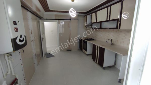 Ufuktepe Mahallesin De Orta Kat Ful Yapılı Asanasörlü 3+1 Daire