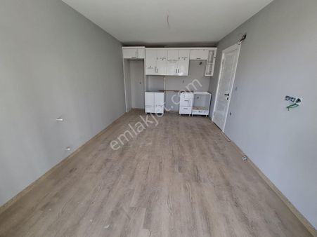 Atıcı'dan Cadde Üstü Geniş 1+1 Sıfır Daire