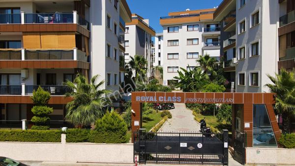 Kuşadası Değirmendere Mah. Royal Class Sitesinde Satılık 1+1