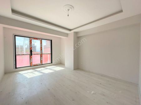 Mertcan'dan Güvenlikli Havuzlu Sitede Fırsat 2+1 Daire