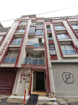 Almiradan Yeni Binada Ferah Manzaralı 1+1 Asansörlü Atoparklı Daire