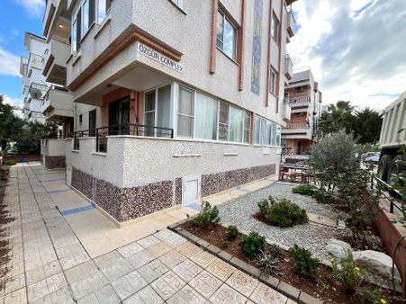 Didim Efeler Mah. Pazar Yeri Ve Sağlık Ocağı Mevki Yüksek Giriş Eşyalı 2+1 Daire