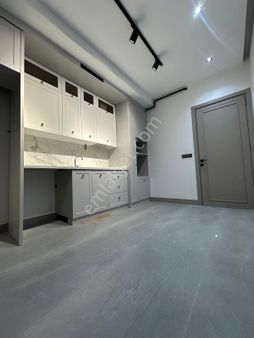 Demirler'den Karahasanlı'da Önü Açık Panjurlu 2+1 Satılık Daire