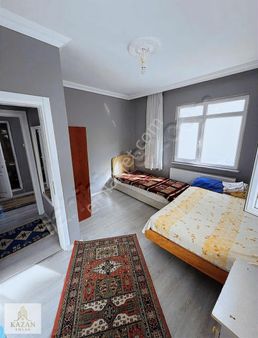 Pazar Sokağında Geniş Balkonlu Ebeveyn Banyolu 3+1 Daire