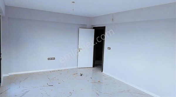 3+1 145 M2 Alttan Isıtmalı Ebeveyn Banyolu Otoparklı