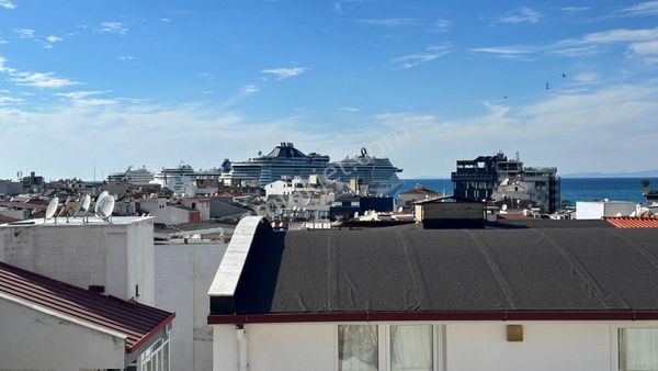 Şehir Merkezinde Sahile Yürüme Mesafesinde Bölünmüş Dubleks