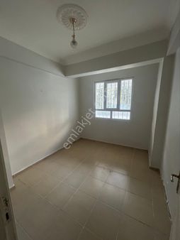 Uğurlu Emlaktan Ahmet Yesevide Satılık 2+_1 Bahçe Katu