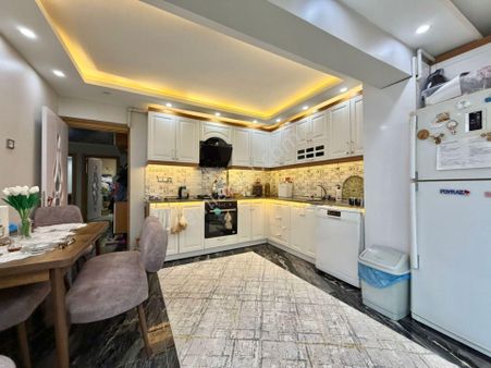 🏡 Alaybey Mahallesi 🏡 ✅4+1 M2 188 5 Katlınım Zemin Katı ❇️kombi Petekli