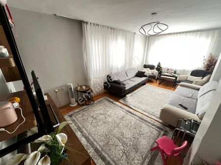 Yeni Mahallede Cadde Üzerinde 2+1 Ara Kat Fırsatı