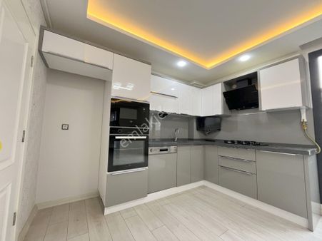 🟣 Güç Gayrimenkul'den Akçay'da Ara Kat Cam Balkonlu Kombili Lüx Kaçmaz Satılık 1+1 Daire