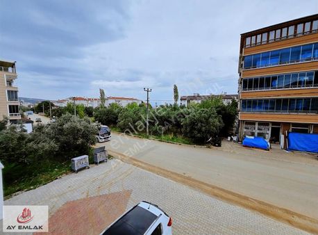 Ay Emlak'tan Denize 100 Metre Mesafede Cadde Üzerinde 2+1 Daire
