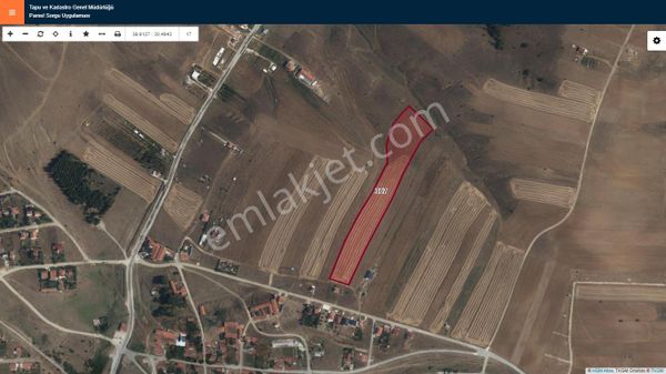 Başkan Emlaktan Satılık Sulukaraağaçta 15.250 M2 Tarla Köy İçi