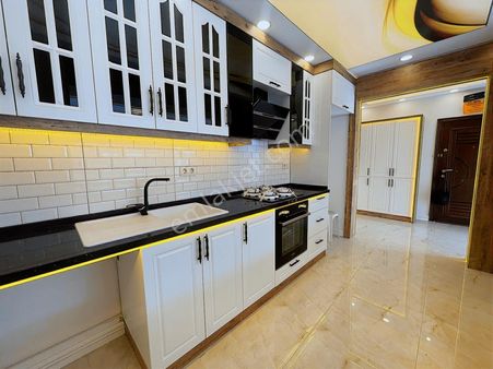 Akalından Esenyalıda 3+1 150 M2 Arakat Lüks Ve Şehir Manzaralı