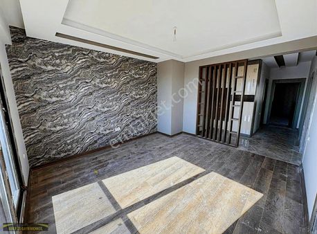 Golf 33'den Yerden Isıtmalı Havuzlu Lüks Site İçerisinde 2+1