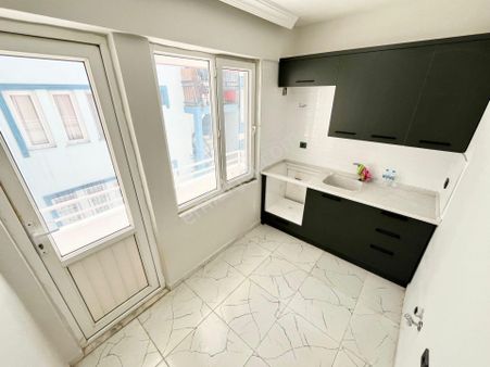 ▓yükselden Akçay'da Ayrı Mutfaklı Çift Balkonlu Arakat 2+1 Daire