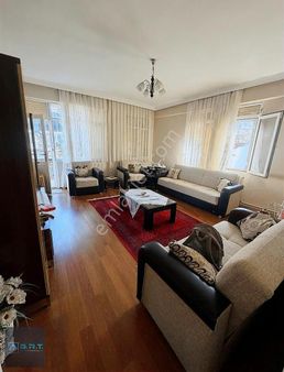 Limanreis'te Sahile Paralel Sokakta 2+1 Satılık Daire