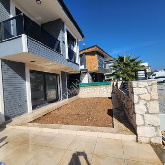 Didimde Tam Müstakil 3+1 Ayrı Mutfaklı Havuzlu ,garajlı Villa