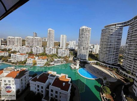 İstanbul Sarayları Manzaralı Eşyalı Kiralık 3+1 Daire 147 M²