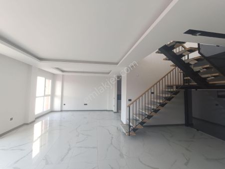 Kuşadası Merkezde Satılık 4+1 Dublex Daire