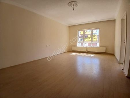 Kuyubaşı Metro Yakını Katta Güney&batı 3+1 Yapılı Kiralık Daire