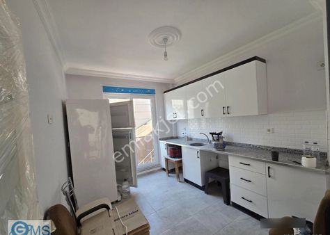 Hüsnü Karakaş Mah.de 2+1 Arakat Yeni Bina Hastane Yakını İskanlı