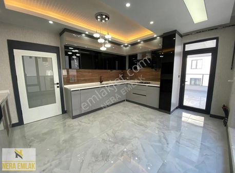 Hisar'da Site İçerisinde Oturuma Hazır Full Yapılı Emsalsiz 3+1