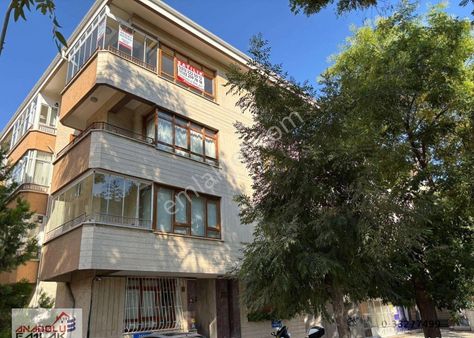 Anadoludan Bahçelievlerde Genç Binada 3+1 Katta Ön Boş