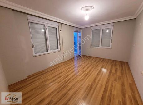 Yeni Mahallede Ara Kat Çok Bakımlı Doğalgazlı 2+1