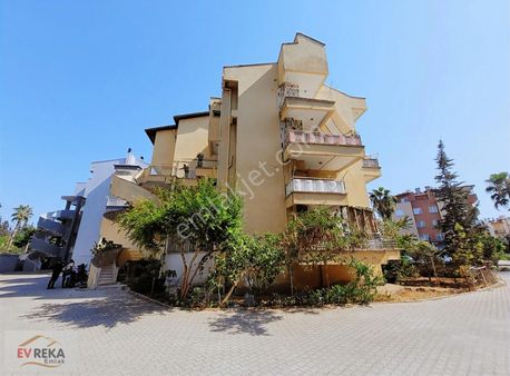 Komple Bina 5 Katlı Site İçerisinde Her Katta 125 M2