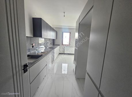 Zümrüt Mah. Cadde Üzerinde Hobi Bahçel İ4+1 Geniş Satılık Daire