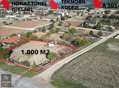 Kaçırılmayacak Fırsat -- Köşe Cephe -- 1.000 M2 --villalık Arsa