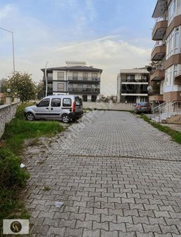 Petek Evler Sitesinde Satılık 1.kat 3+1 Daire