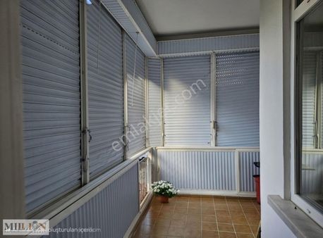 Yeşilyurt Merkezde Eşyalarla Birlikte Satılık 3+1 Daire